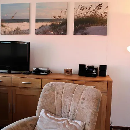 Cozy Bungalow In Klutz With Veranda Hohenkirchen (Nordwestmecklenburg)