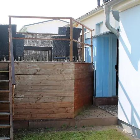 Cozy Bungalow In Klutz With Veranda Holiday home Hohenkirchen (Nordwestmecklenburg)
