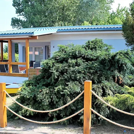 Cozy Bungalow In Klutz With Veranda Holiday home Hohenkirchen (Nordwestmecklenburg)
